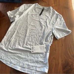 Men’s Lululemon Light Grey 5 Year Basic T - Medium